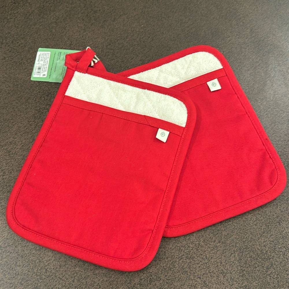 New Figmint Oversized Potholders with Deep Pocket Red Cotton Diamond Pattern NWT